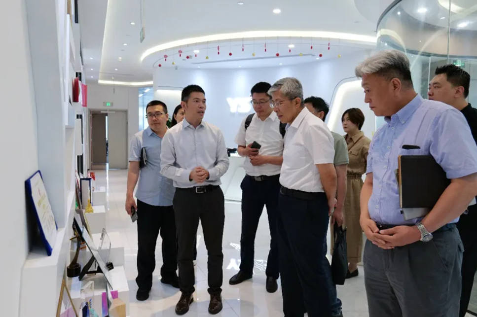 天津经开区党委常委、管委会副主任马建军一行莅临云顶集团3118集团走访调研