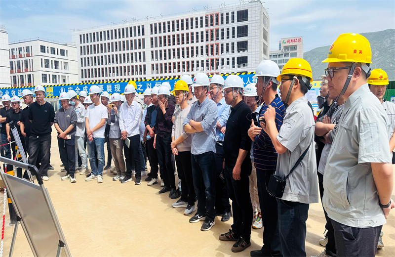 2025年4月17日，由莆田市涵江区住房和城乡建设局主办、龙8国际三建承办的钢筋安装工程质量防控现场交流会在联东U谷·涵江海峡智造产业谷一期成功召开。